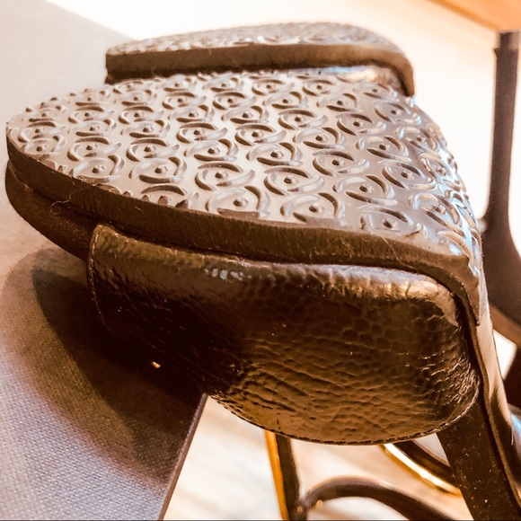 UNWORN Giuseppe Zanotti Black & Gold Pumps - Picture 7 of 8